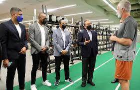 Cortizo visitó instalaciones deportivas y tecnológicas de Universidad de Texas - El Siglo